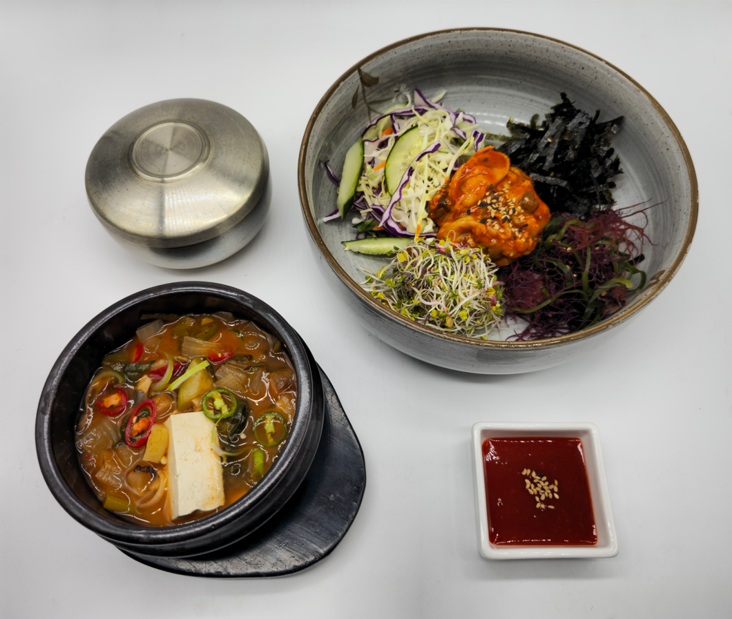 멍게&해초비빔밥과 냉이된장찌개